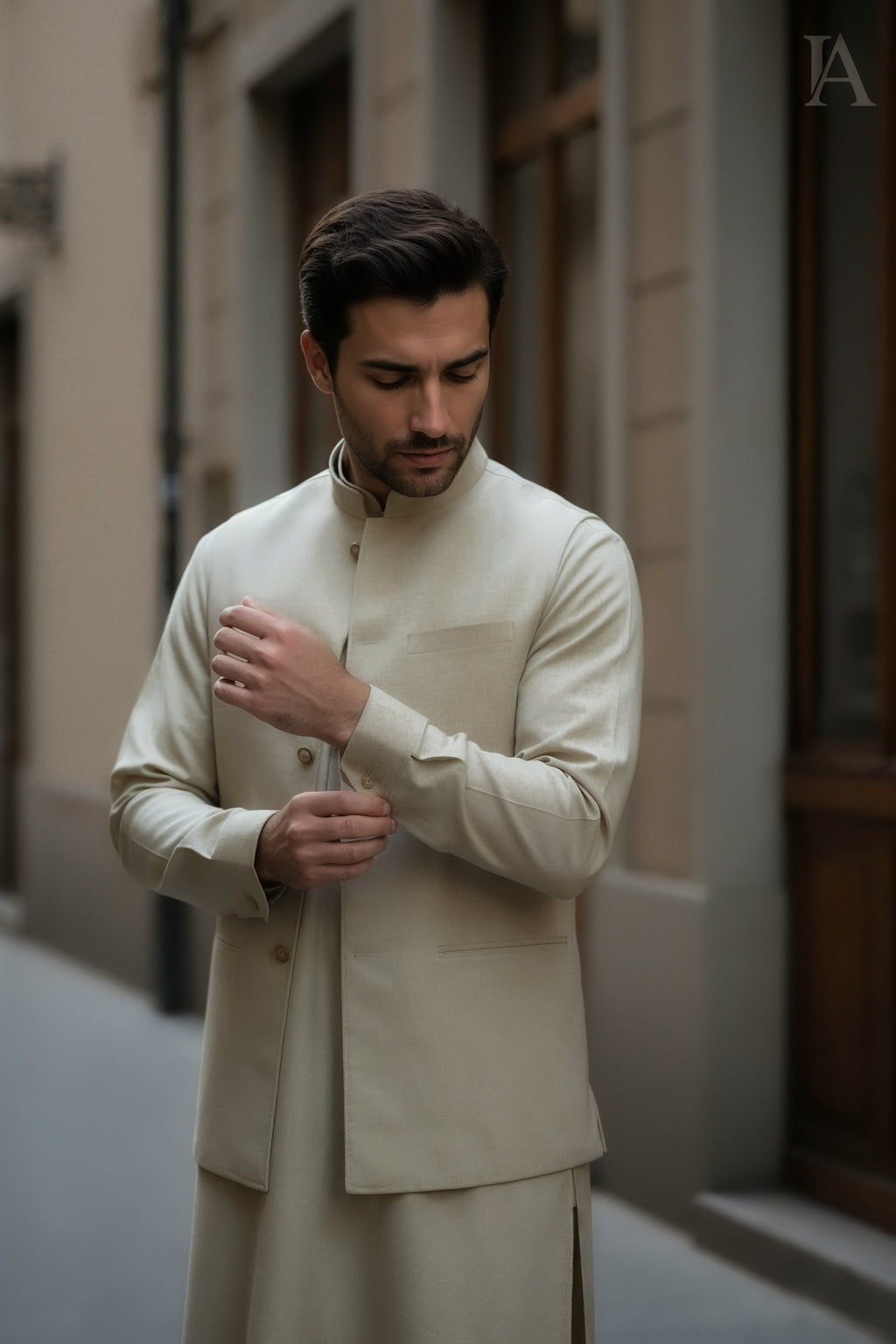 ELEGANT BEIGE WAISTCOAT SUIT