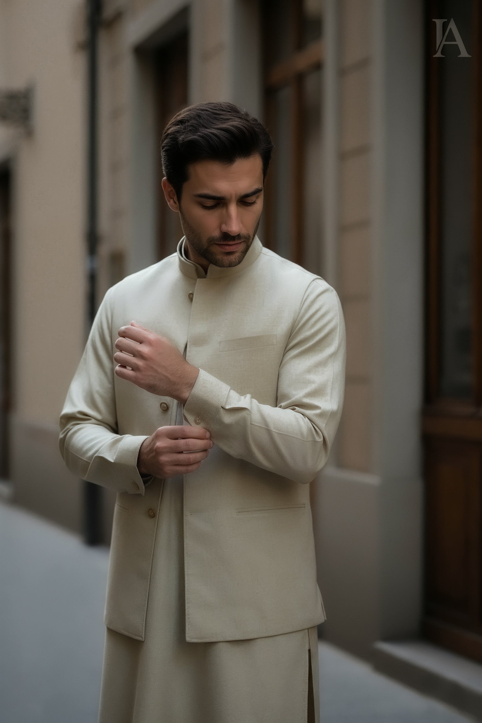 ELEGANT BEIGE WAISTCOAT SUIT