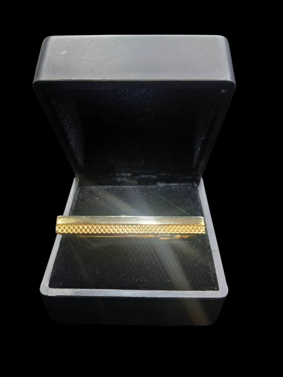 GOLDEN MATRIX TEXTURED TIE CLIP