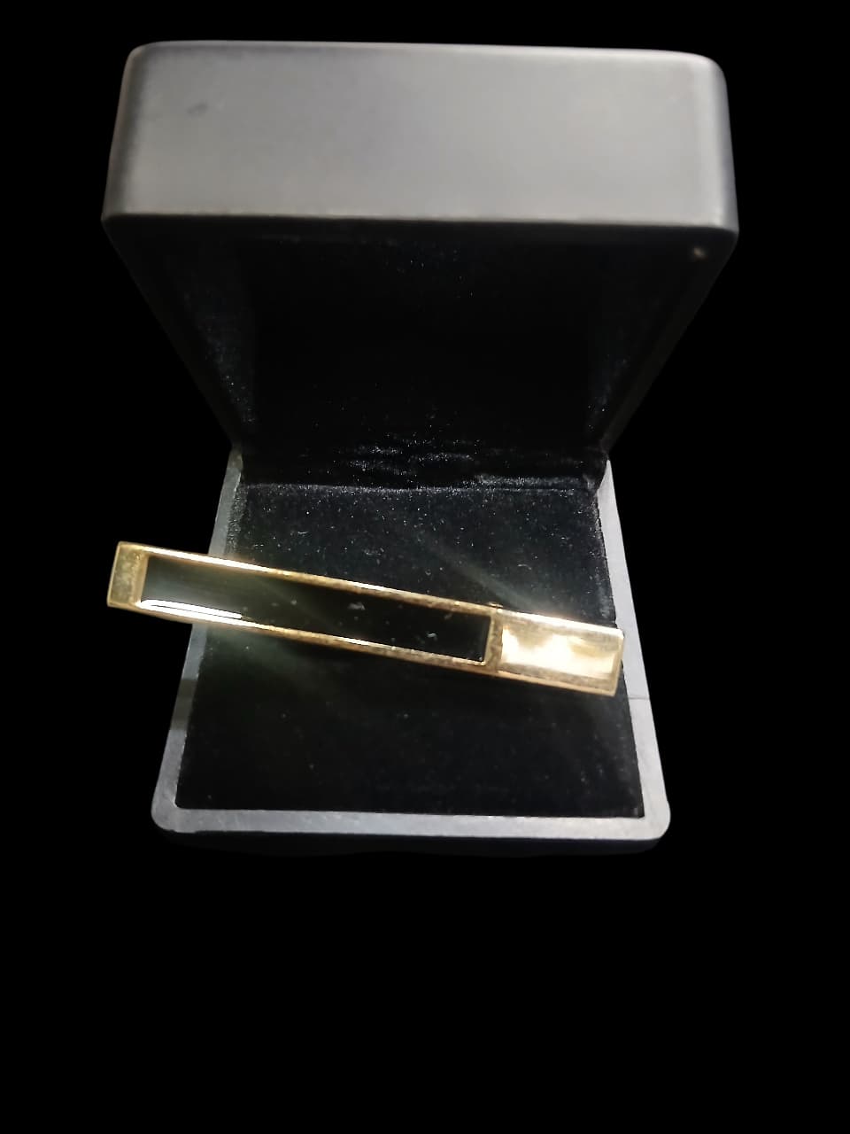 ONYX PANEL GOLD TIE CLIP