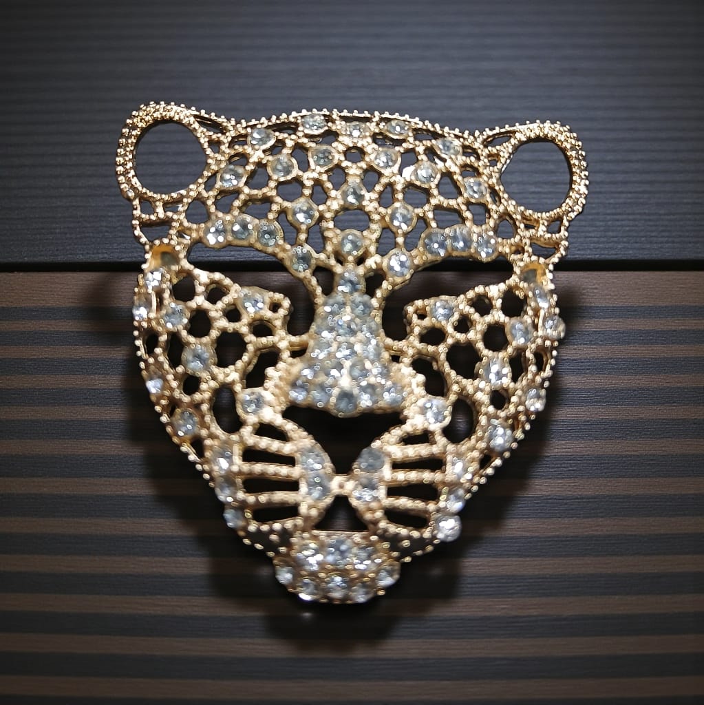 GLITTERING LEOPARD BROOCH PIN
