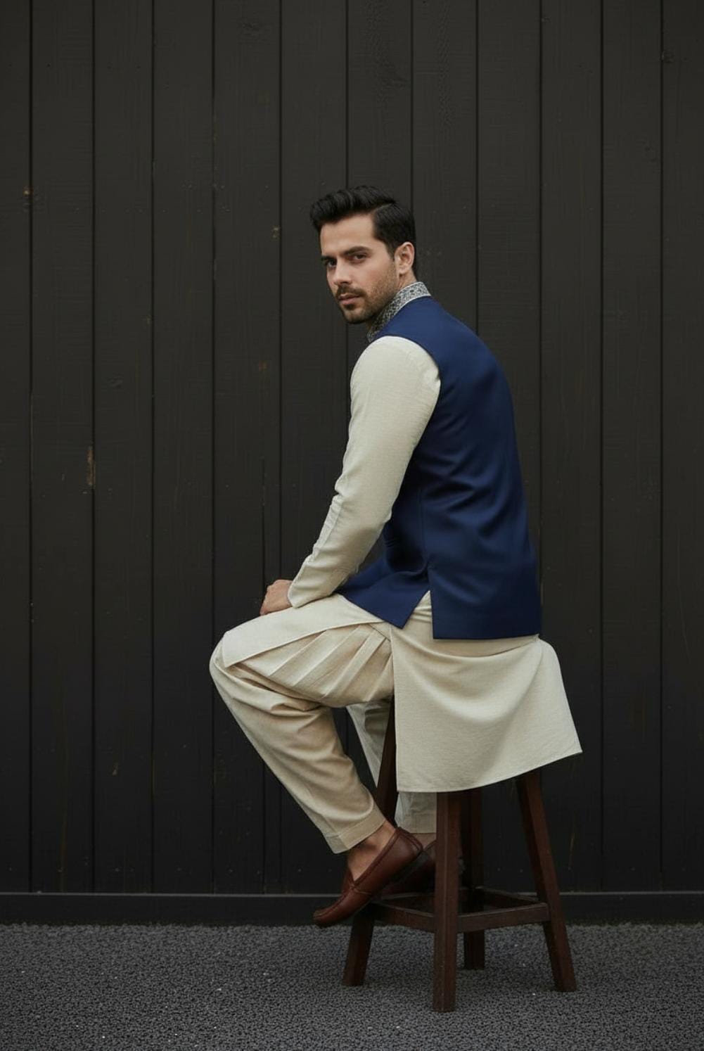 ROYAL BLUE HAND-EMBROIDERED COLLAR WAISTCOAT